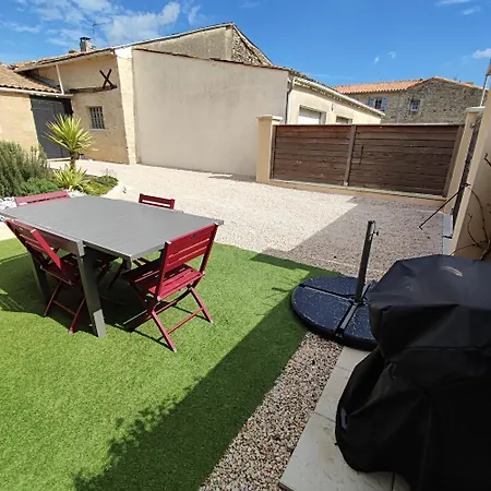 Holiday home Maison Cosy Au Coeur Du Marais Poitevin Benet